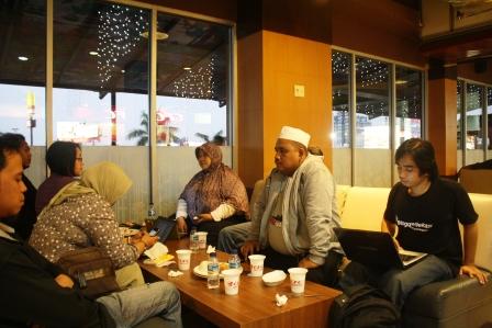 13101100852058011244