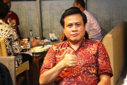 13101105201677389244