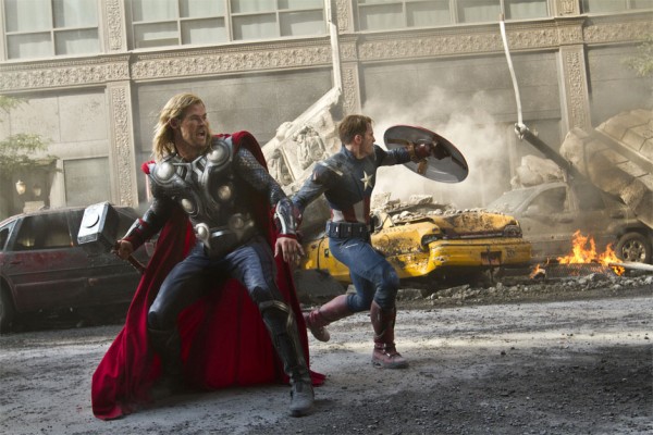 Chris-Hemsworth-and-Chris-Evans-in-The-Avengers-2012-Movie-Image1-600x400